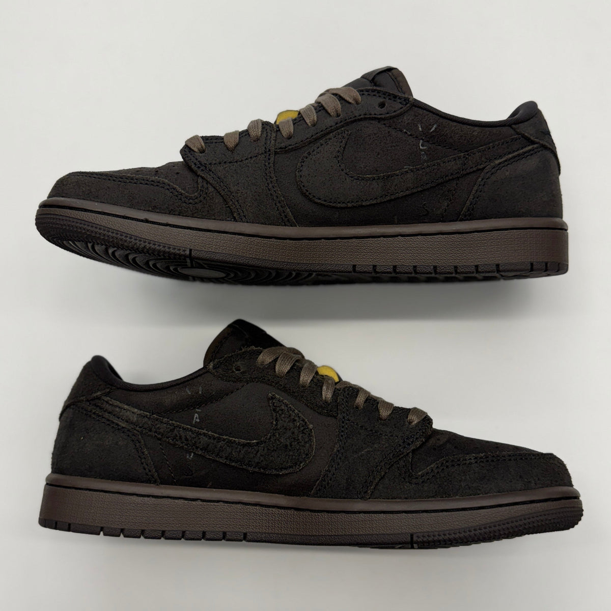 Jordan 1 Retro Low OG SP Travis Scott Velvet Brown
