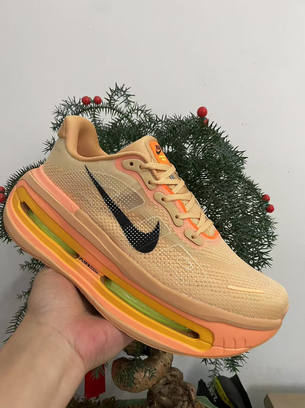 Nike Vomero Premium Shoes – Beige & Peach
