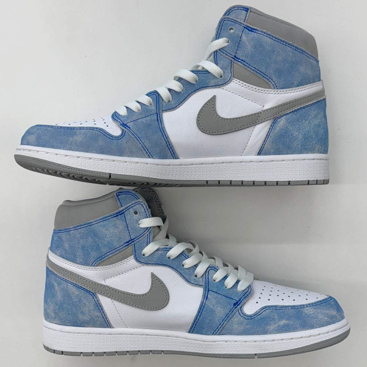 Jordan 1 Retro High Hyper Royal Smoke Grey