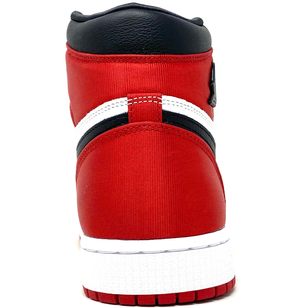 Jordan 1 Retro High 'Satin Black Toe' (Women)